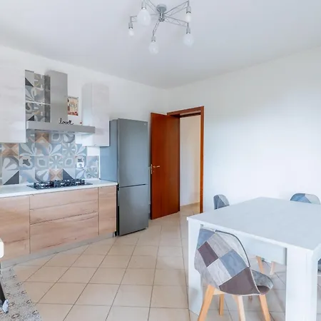 Luminosa Casa A Casoli Di Con Giardino Ferienhaus