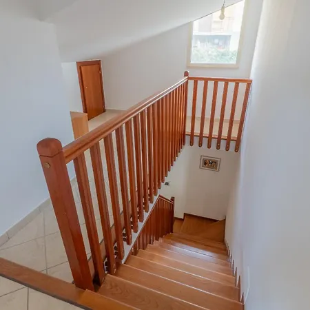 Luminosa Casa A Casoli Di Con Giardino *