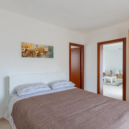 Luminosa Casa A Casoli Di Con Giardino Ferienhaus