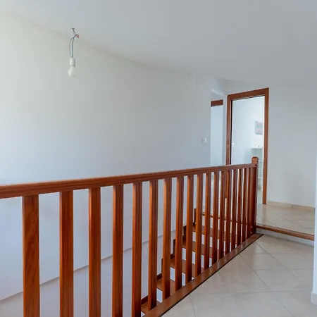 Luminosa Casa A Casoli Di Con Giardino *