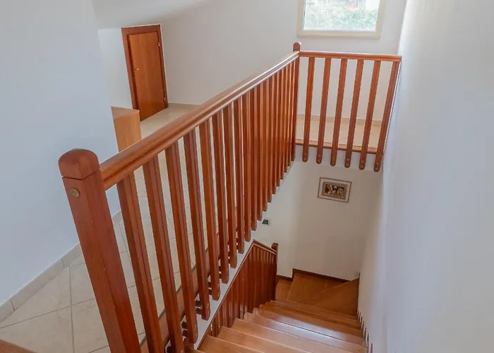 Luminosa Casa A Casoli Di Con Giardino *