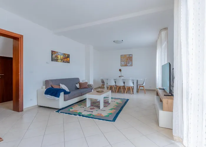 Дом отдыха Luminosa Casa A Casoli Di Con Giardino Атри