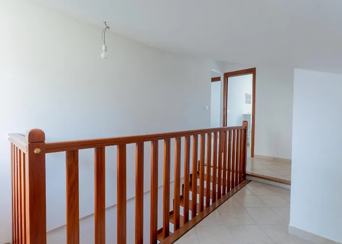 Luminosa Casa A Casoli Di Con Giardino *