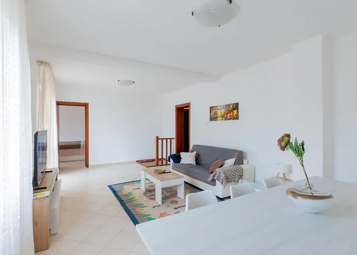 Luminosa Casa A Casoli Di Con Giardino * Атри